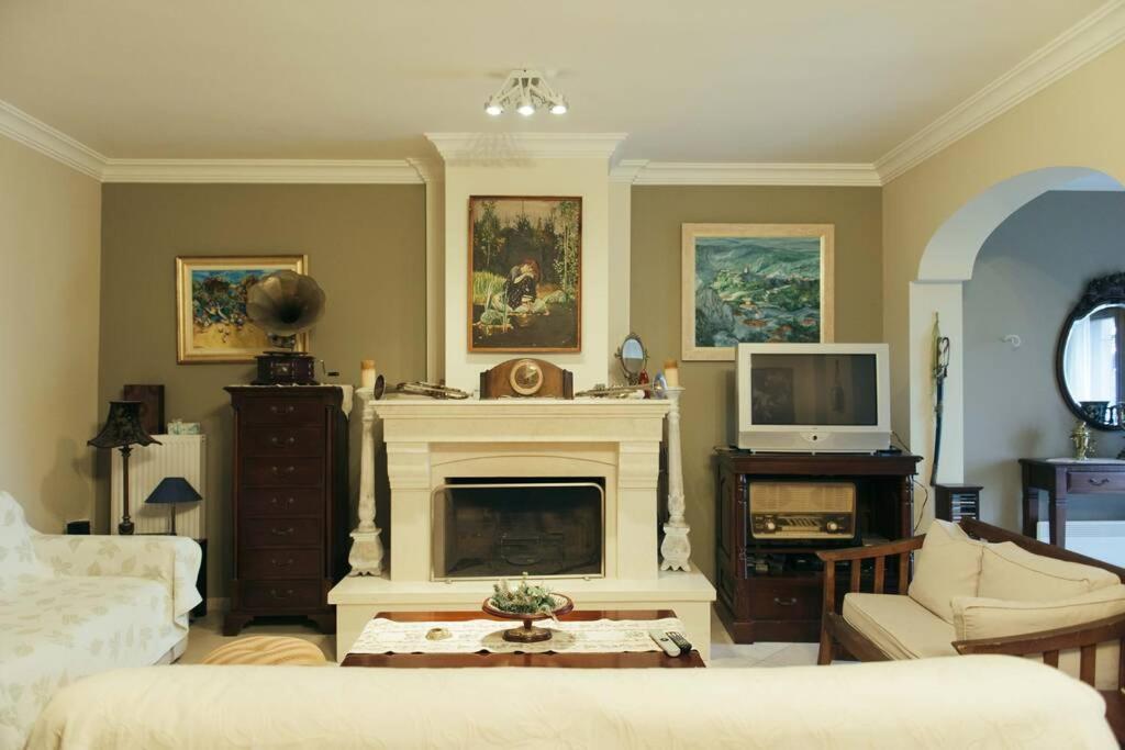 Apartment In Anakasia Overlooking Volos Esterno foto