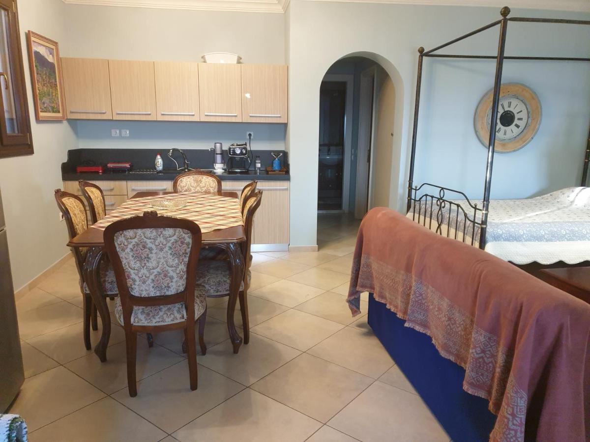Apartment In Anakasia Overlooking Volos Esterno foto
